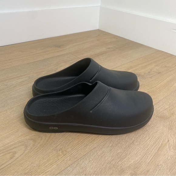 OOcloog Recovery Clogs For Men - Black Comfort Footwear With OOfoam Technology
